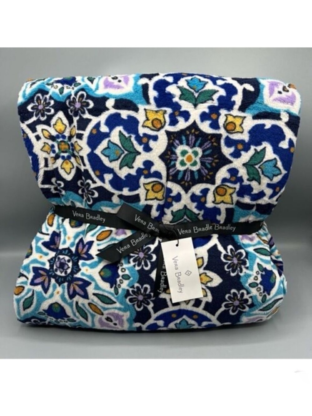 Vera Bradley Plush Fleece Throw Blanket 80x50 Libson Medallion Cool NWT